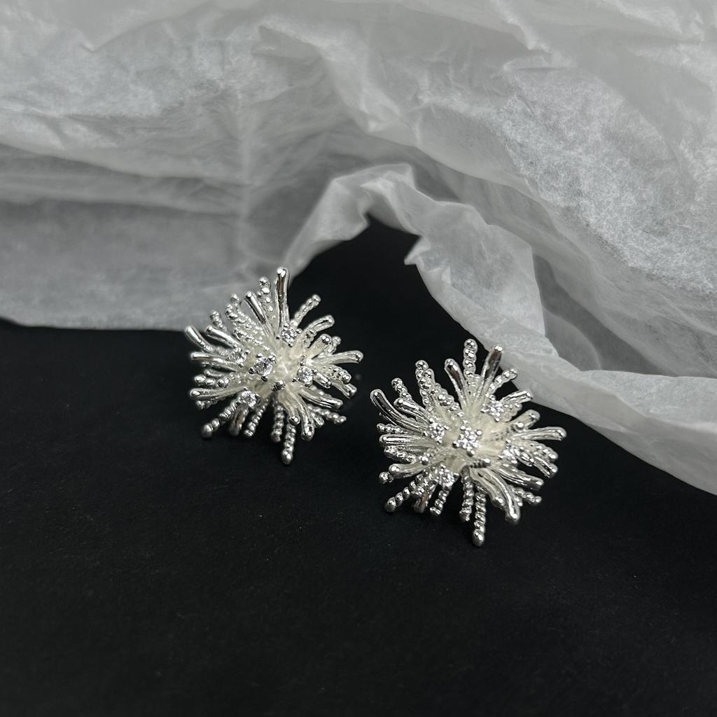 Silver fireworks earrings women's niche light luxury new popular high-end earrings temperament silver needle earrings