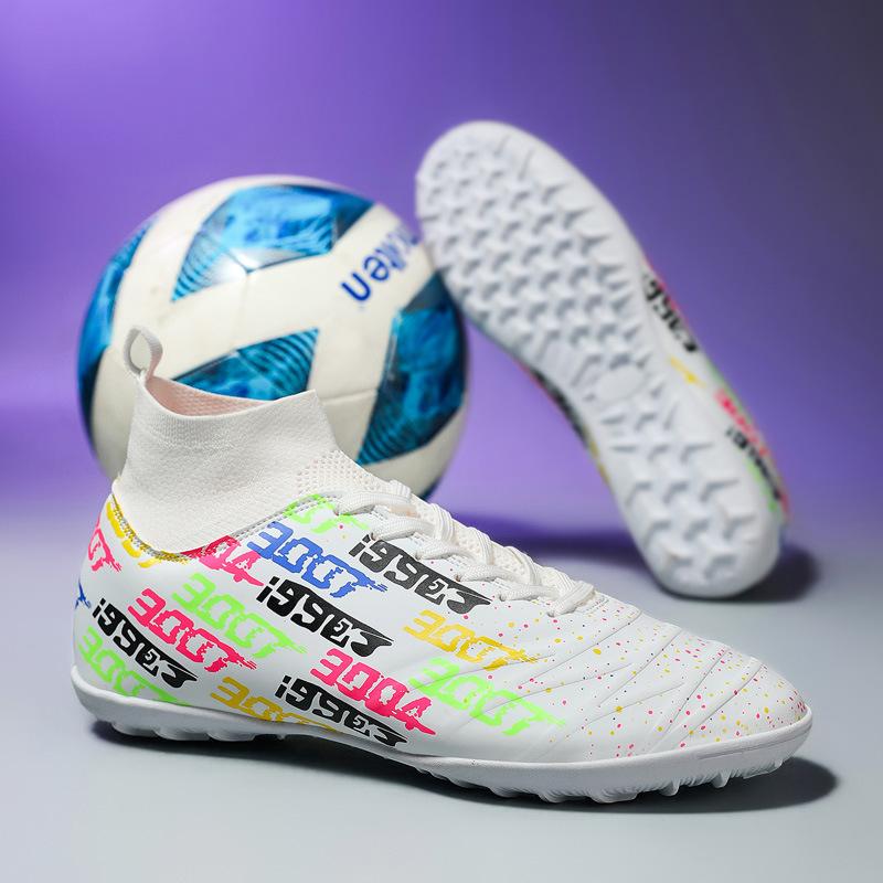 Large Size Football Shoes Teen Boys and Girls Students Grass Spikes Broken Nails Breathable Game Training Shoes