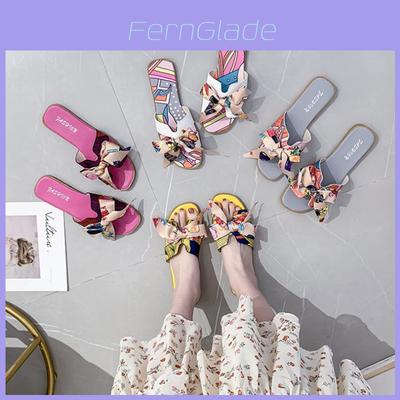 Stilvolle Damen-Bogen-Slipper Seidige Schmetterlings-Sandalen Perfekt für Sommer-Strandpartys
