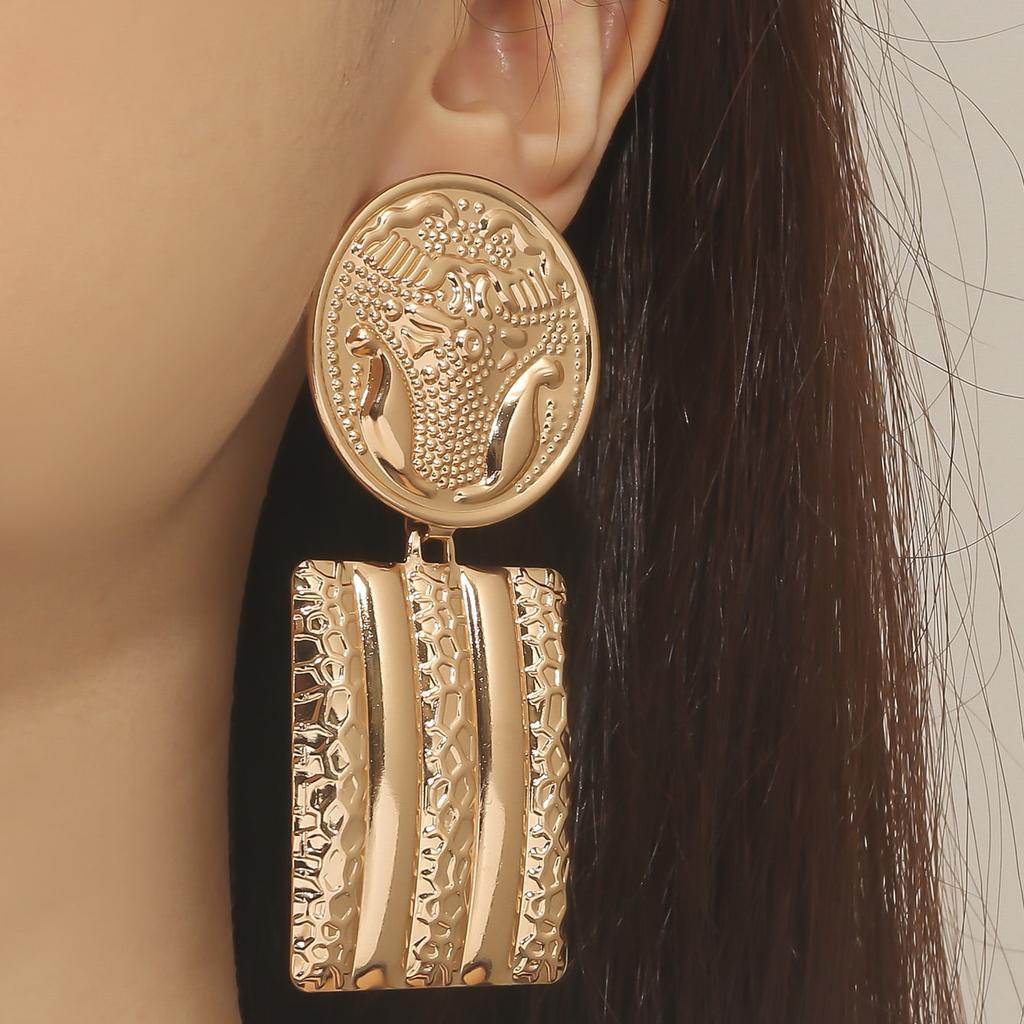 Retro Trend Exaggerated High-end Design Earrings, Fashionable Temperament Women's Earrings