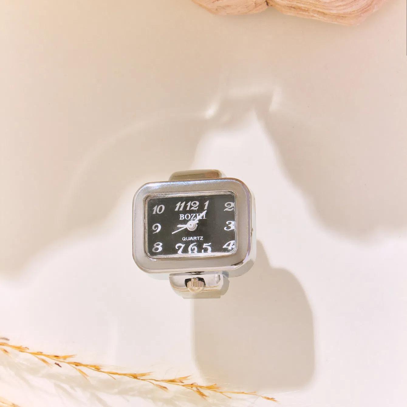 

Часы с кольцом на квадратный палец, креативные кварцевые часы, модные парные часы, аксессуары чёрный