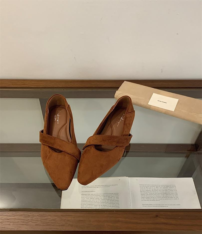 

Baotou female outer wear fairy style thick heel middle heel pointed suede high heels female fashion word with shoes 40 светло-коричневого