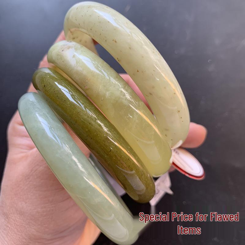 Flawed Special Street Stall Natural Xiuhua Jade Old Oil Jade Guihua Cake with Avocado Ink Design 54/55