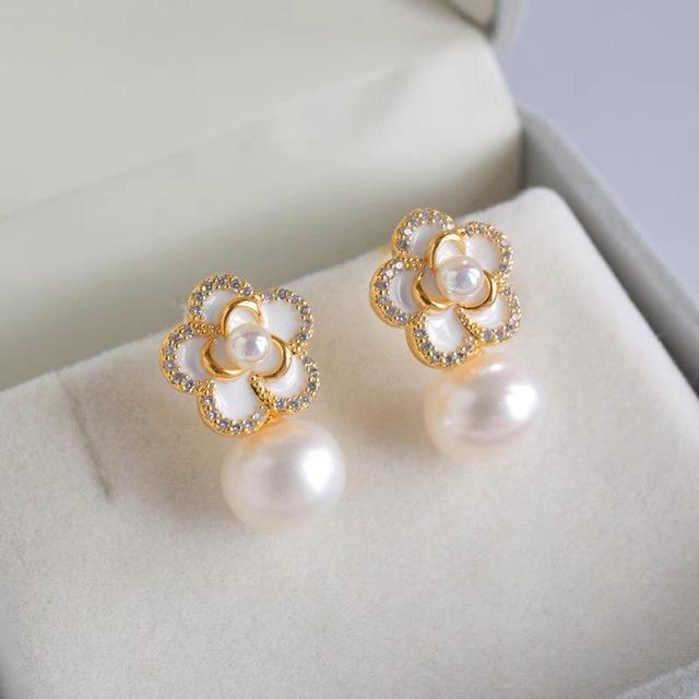 White camellia natural freshwater pearl earrings stud earrings temperament classic small flower exquisite light luxury commuter earrings Silver needle