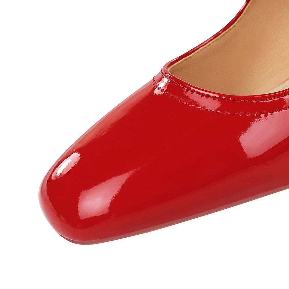 Sladké dámské boty Mary Jane se středním podpatkem, lakovaná kůže, mělký výstřih, kulatá špička, spona s kamínky a jednoduchý pásek