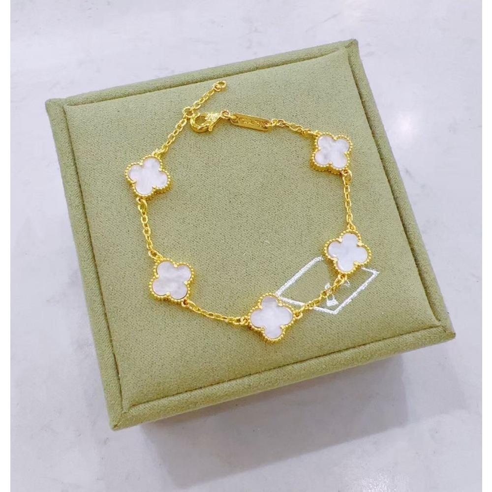 Neues Mini-Fünfblüten-Armband mit vierblättrigem Kleeblatt Schlichtes und modisches Nischenarmband