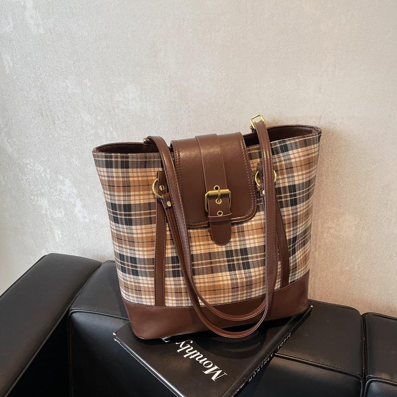 Large Capacity Commuter Tote Bag Women's Leisure New Versatile Shoulder Shopping Bag Fashion Backpack