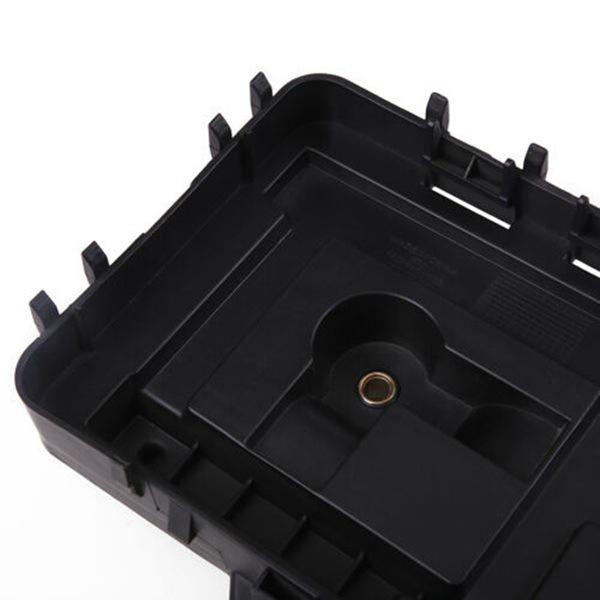 1KD915333: Kompatibler Batteriehalter für Volkswagen Golf GTI Jetta MK5.