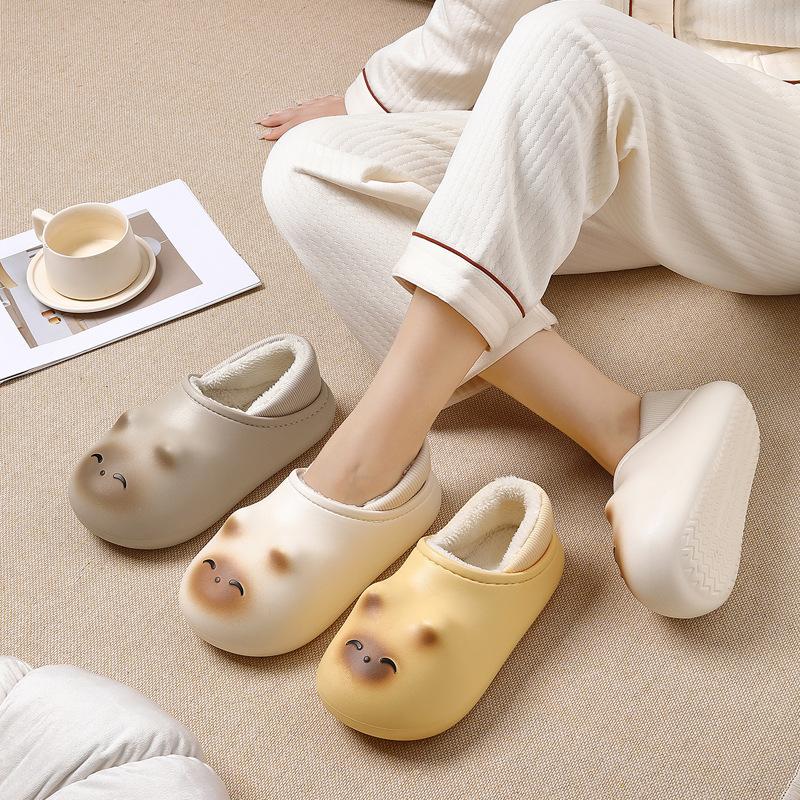 . Waterproof cotton slippers winter cartoon cute kitten plush warm and non-slip winter cotton shoes winter
