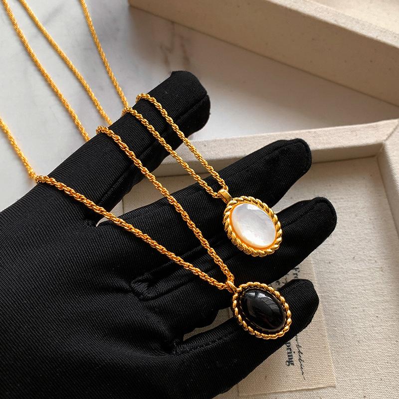 Vintage Black Agate Natural White Fritillary Earrings Necklace Femininity Clavicle Chain Silver Needle Earrings