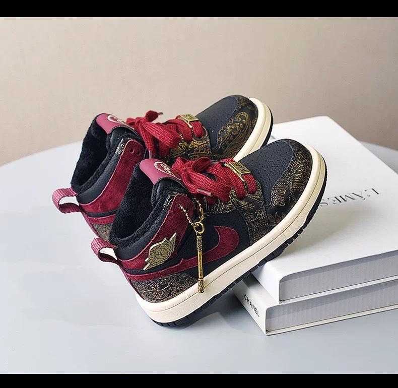 Boys' Winter 2025 Sun Wukong Black High-Top Fleece-Lined Cotton Shoes for Girls—Warm and Stylish Sports Shoes.