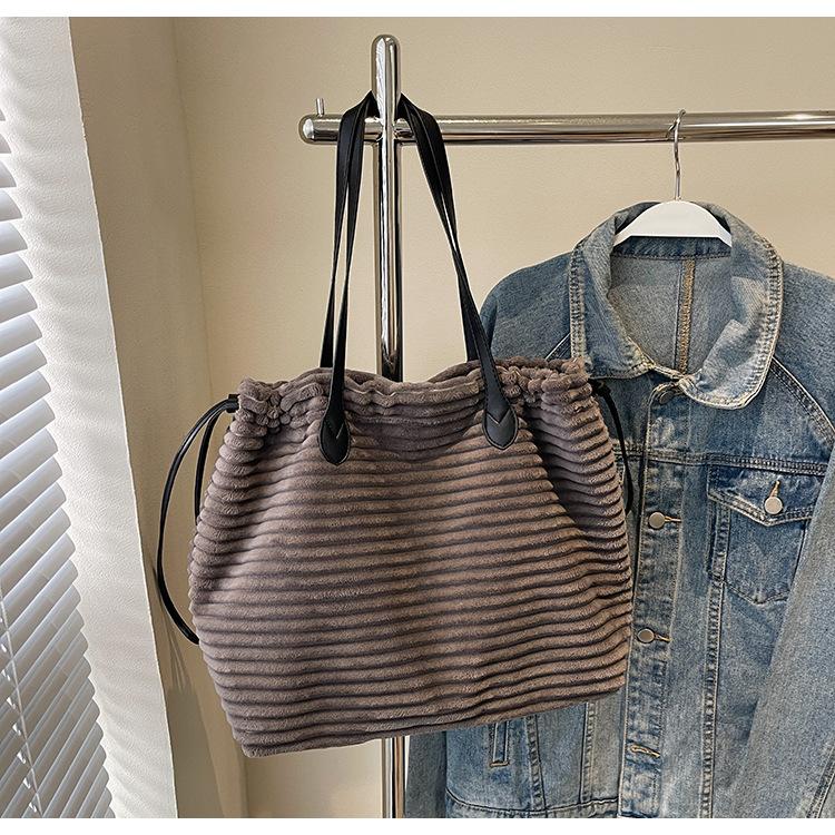 Všestranná nová líná prémiová taška na dojíždění přes rameno jednoduchá ležérní taška se stahovací šňůrkou