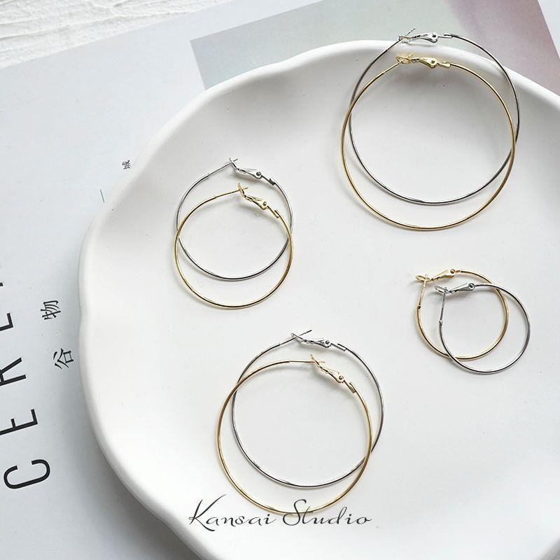 

Kansai Gold and Silver Female South Korea Stylish Jewelry Earrings Silver/Diameter 3cm