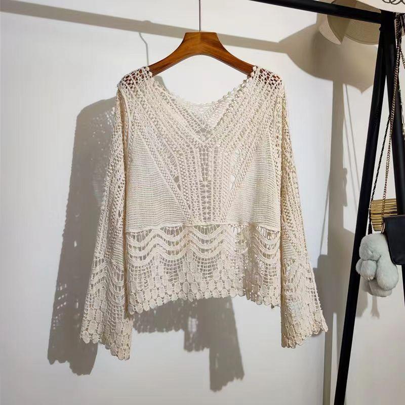 Bohemian Style V-neck Crochet Hollow Knit Sweater for Women's Summer Outerwear Batball Sleeve High-end Top