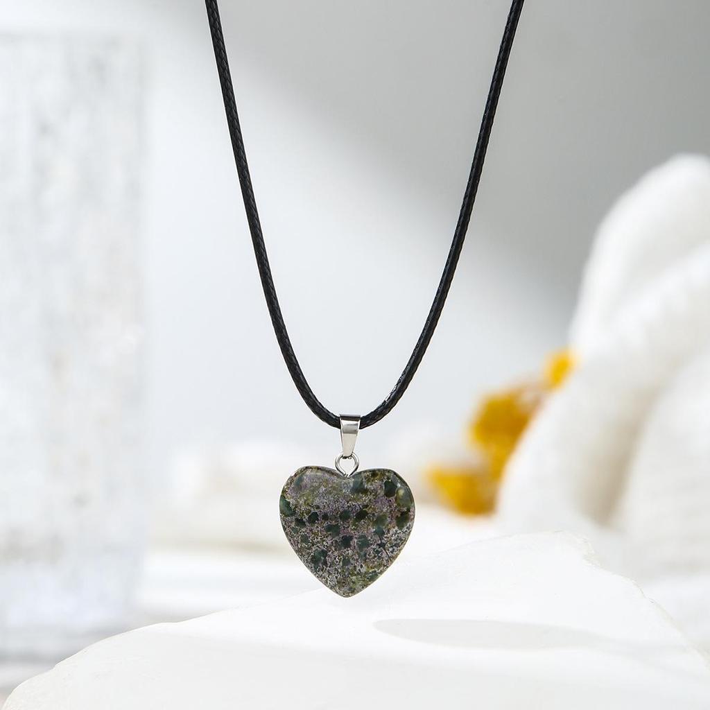 Natural crystal pendant, Dongling, tiger eye stone, three-dimensional peach heart necklace, jewelry
