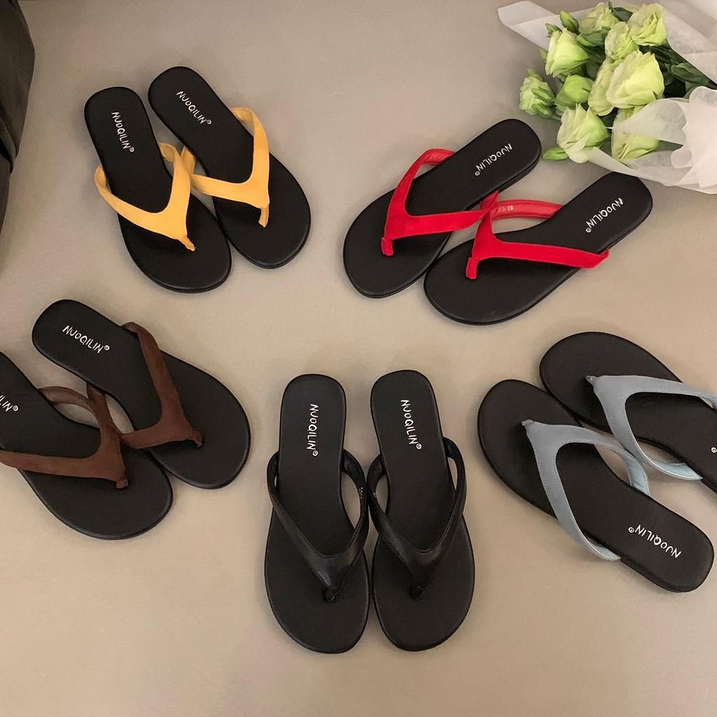 Franska minimalistiska tå sandaler för strandsemester nya sommar mångsidiga kontrasterande färg platta flip-flops damsandaler