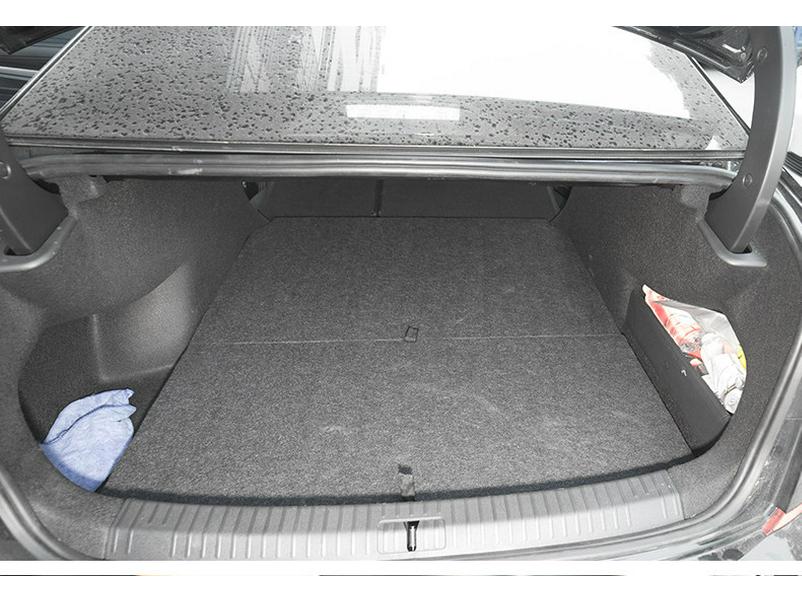 Volkswagen New Passat Trunk Organizer: Lay-Flat Wilderness Camping Storage Box
