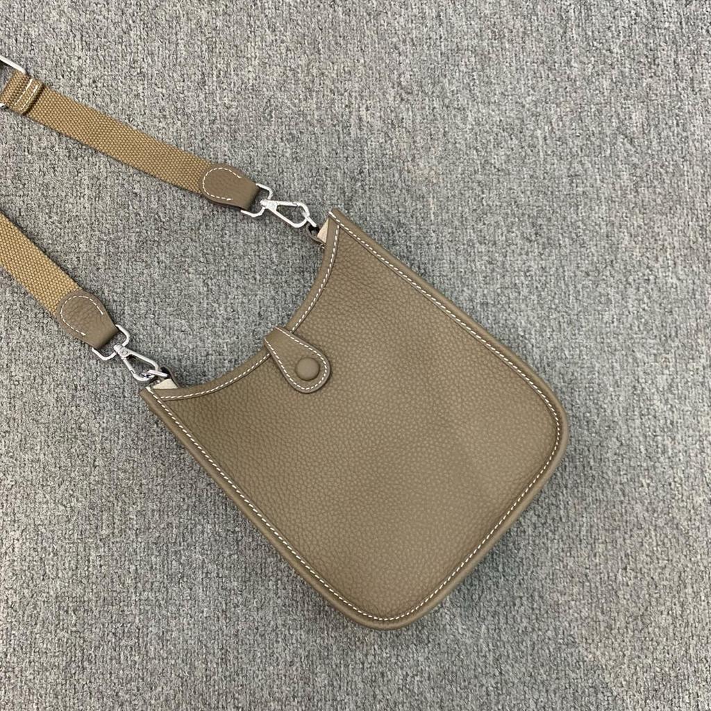 Nuova Borsa a Spalla Larga in Morbida Pelle Bovina di Tendenza e Versatile Borsa a Tracolla con Lettere Vuote in Pelle Borsa Casual