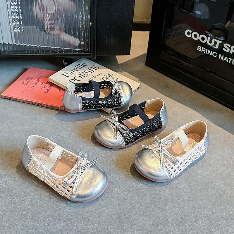 Mädchen hohle kleine Lederschuhe Sommer 2025 neu atmungsaktiv vielseitig Schleife Prinzessin Schuhe koreanische Version ausländischer Stil einzelne Schuhe