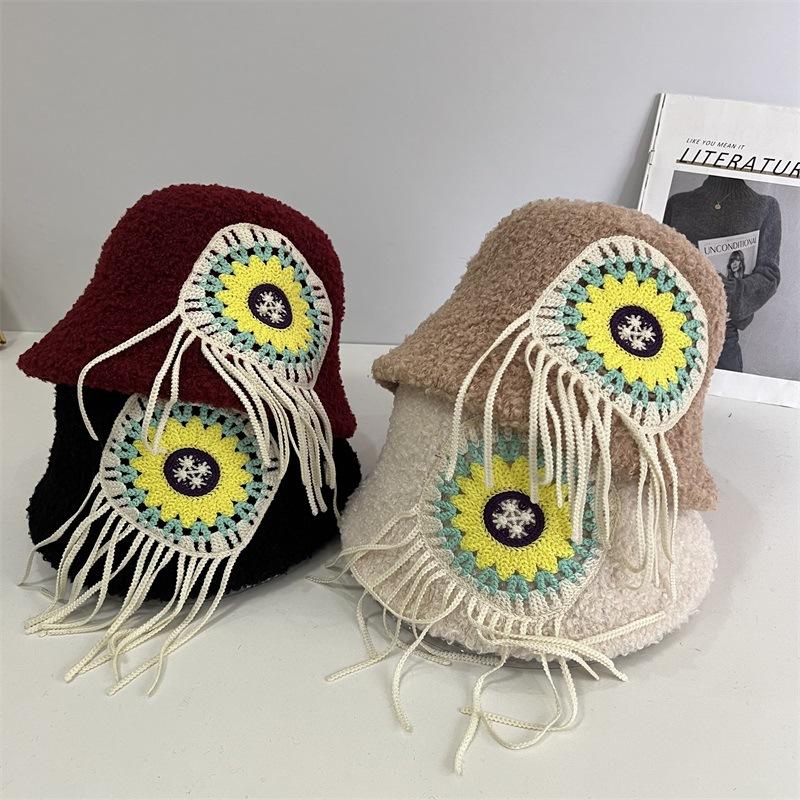 

Niche jacquard plush ear protection bucket hat new autumn and winter temperament big head circumference bucket hat M（56-58cm） чорний