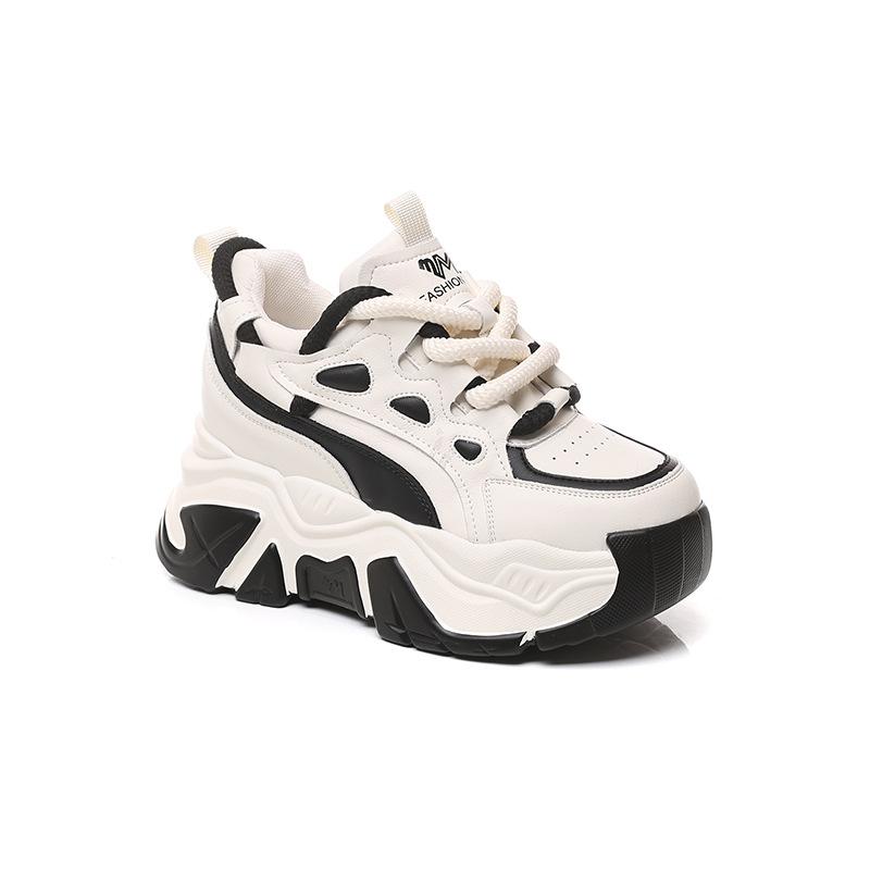 Inner height increase dad shoes women 2025 spring new leather Internet celebrity thick sole super fire versatile feet small sports shoes