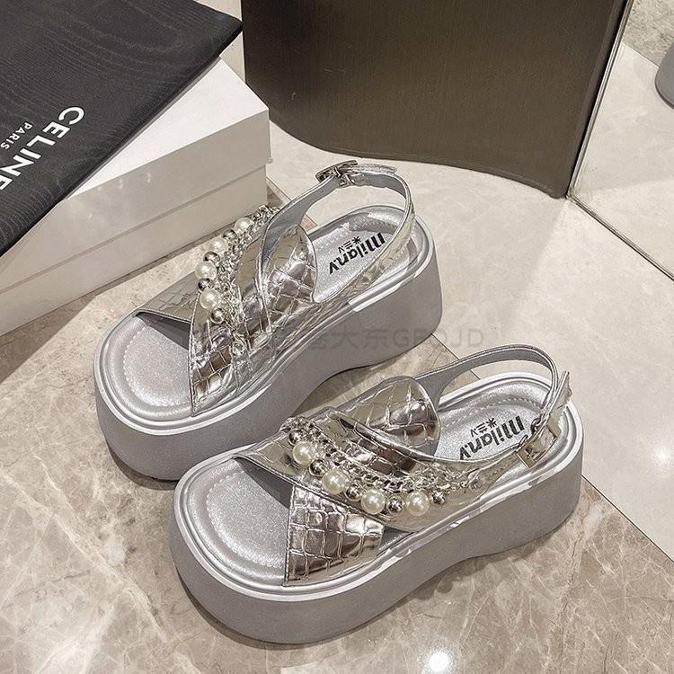 Thick-soled summer sandals children 2025 new popular summer wear exquisite muffin height increase with skirt niche style