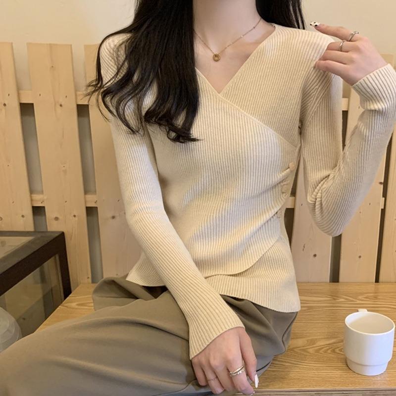 Khaki Short Knitted Bottoming Shirt Women's Autumn Popular Style Sweater High-end Slim-fitting Long-sleeved Top
