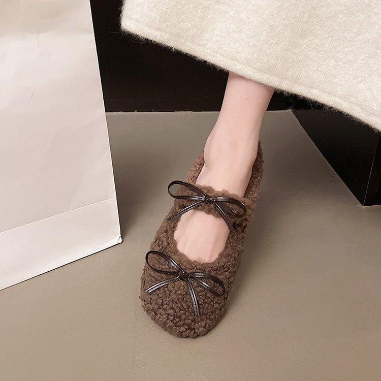 Sweet Fluffy Shoes for Women To Wear Outside Autumn and Winter 2025 New Velvet Beanie Shoes, Shallow Mouth Versatile Flat Bottom Warm Cotton Shoes