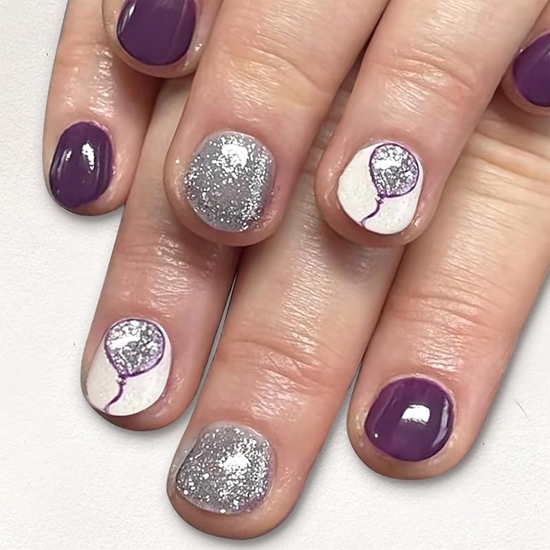 Cute Snowflake Deer Fake Nails Short Square Christmas Press On Nails with Heart Glue On Nails Glossy Winter Xmas Acrylic Stick On Nails for Women DIY