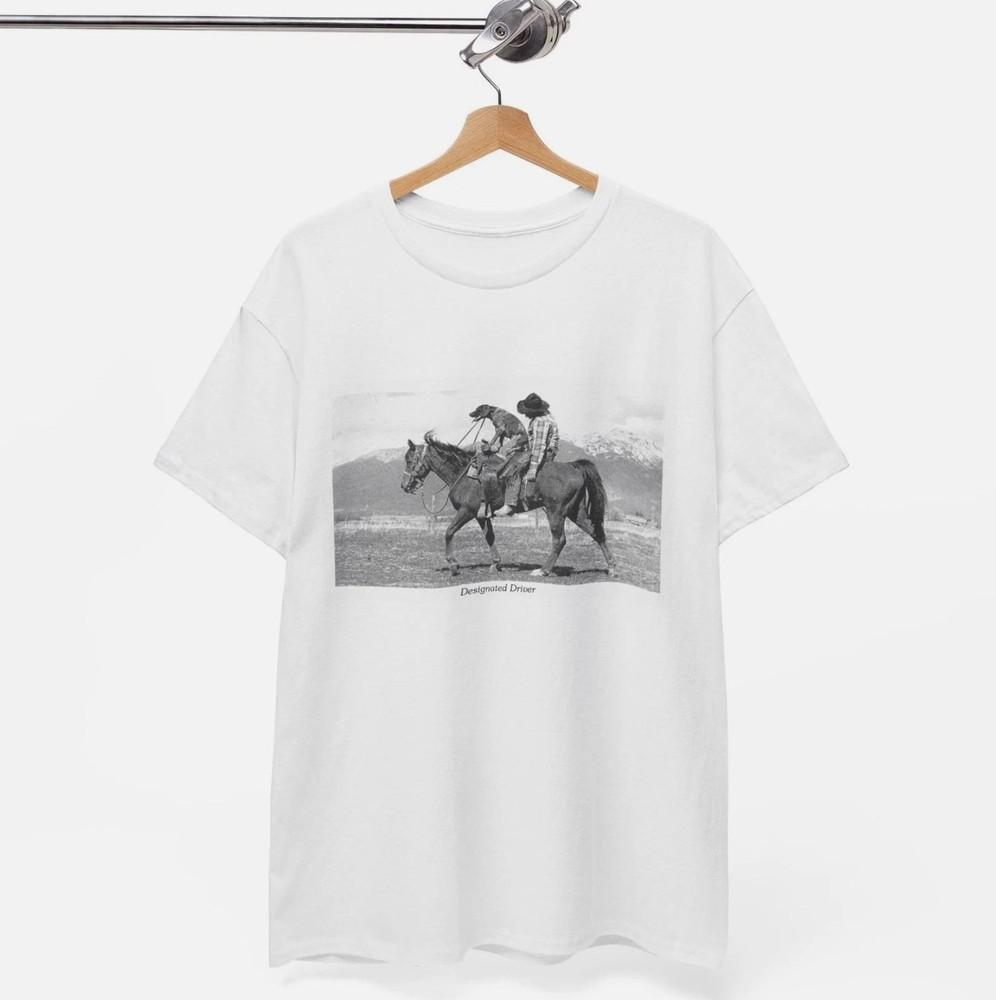 

Designated Driver Tshirt Vintage Graphic Horse And Dog Country Style ON TREND Unisex T-Shirt S