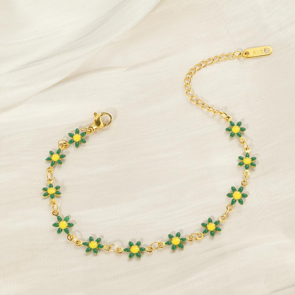 New daisy flower bracelet made of stainless steel with a unique and minimalist design, featuring a fresh and rustic summer countryside style