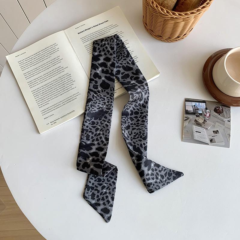

Women s silk scarf, long strip, high-end new leopard print, neck protection, neck scarf, headband, thin streamer, tied bag ribbon.
