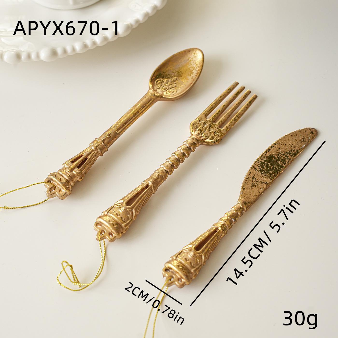 Retro Distressed Plastic Cutlery Set & Christmas Tree Ornament (3-Piece)