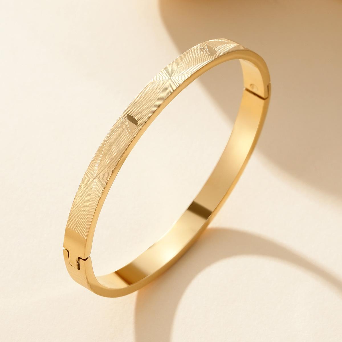New Titanium Steel Bracelet Creative Simple Swan Grid Buckle Couple Bracelet One Size(18CM~21CM)