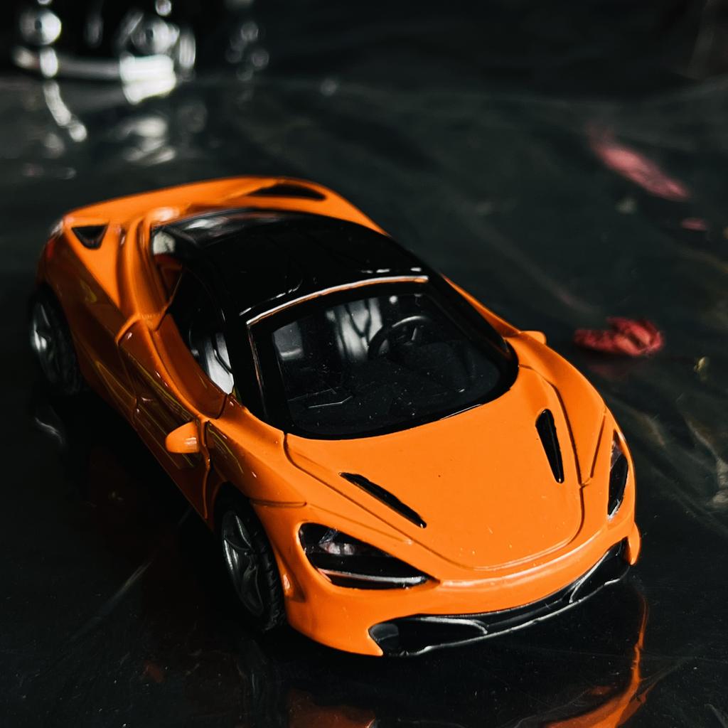1: 36 Door Alloy Sports Car Model Simulation Return Force Children'S Toy Car Boy Gift Ornament