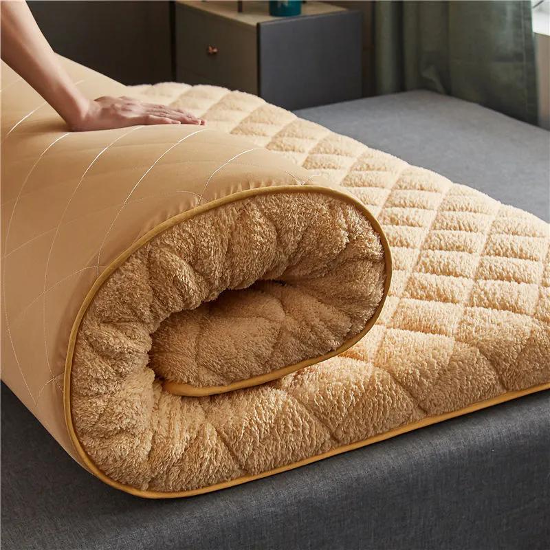 WTEMPO Lamb Wool Foldable High Quality Soft Mattress School Dormitory Bed Mattress Pads Winter Thickened Plush Bedroom Bed Sheet Tatami Plush Pad