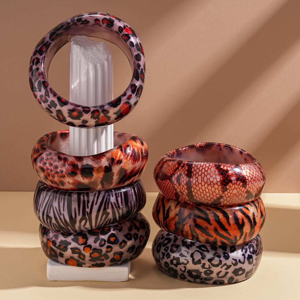 Resin smudged snake print leopard print geometric round bracelet unique niche jewelry