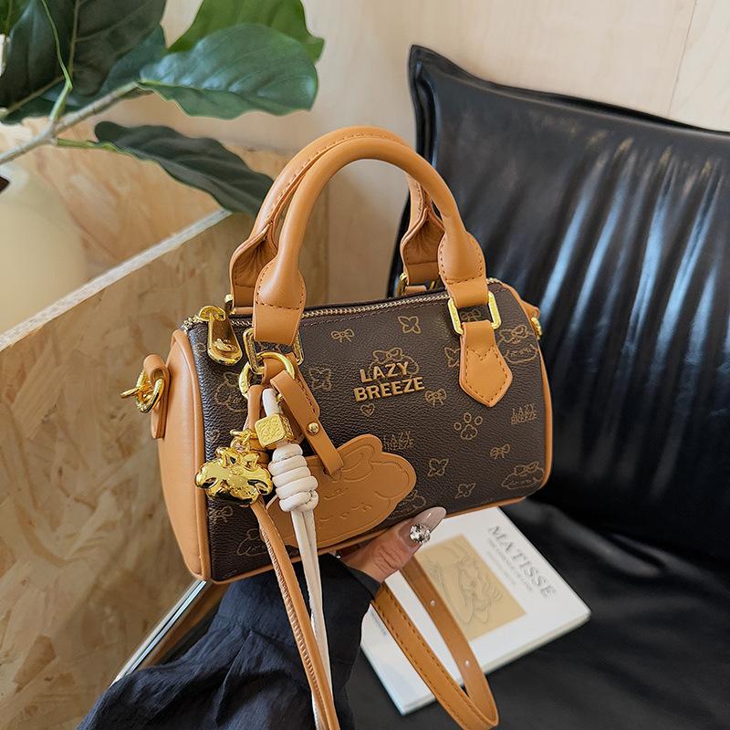 Retro classic women s presbyopia pillow bag women s 2025 new texture versatile shoulder bag premium messenger bag 19*10*12