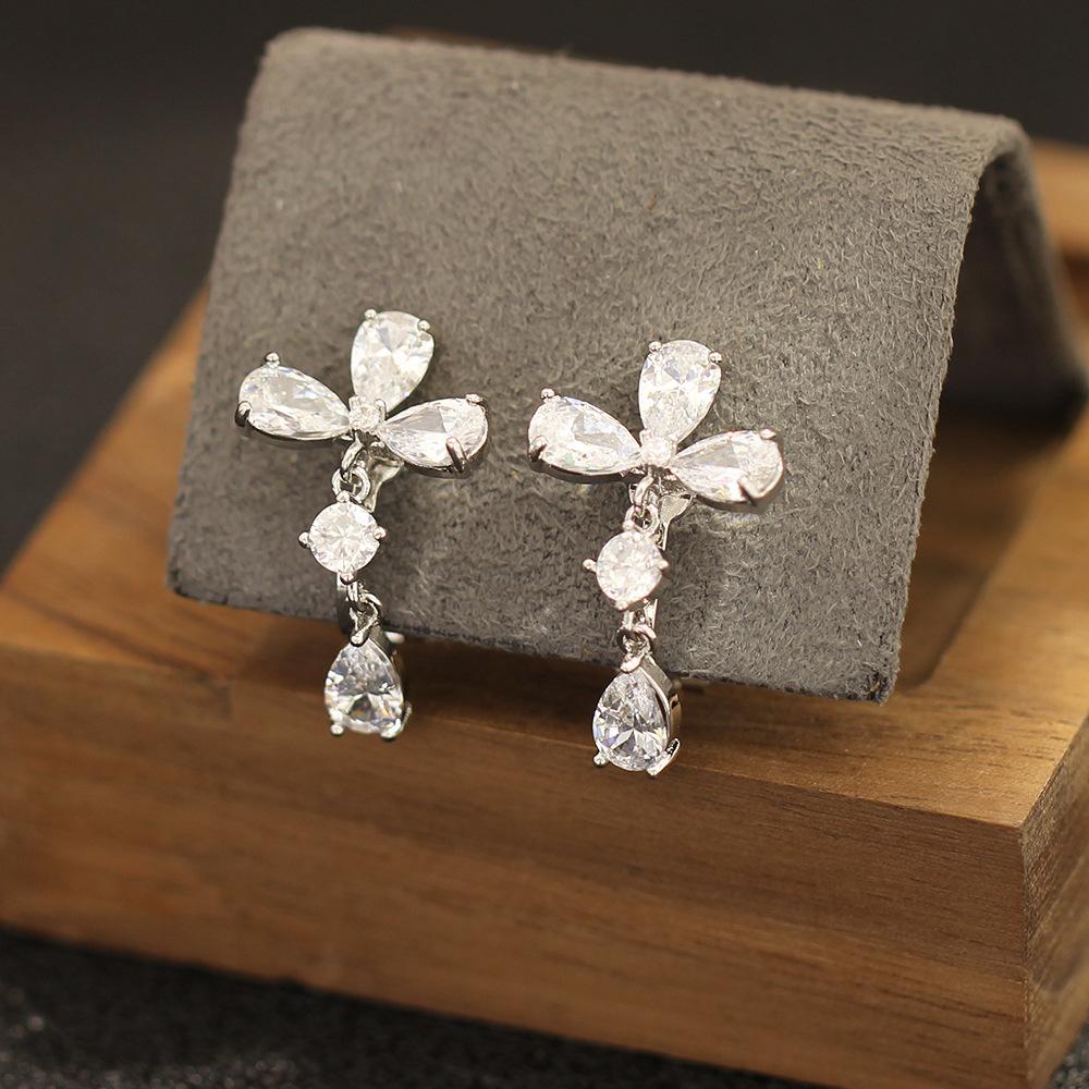 

Temperament exquisite small inlaid stone fringed pendant earrings gold-plated versatile earless earrings earrings earrings women s accessories