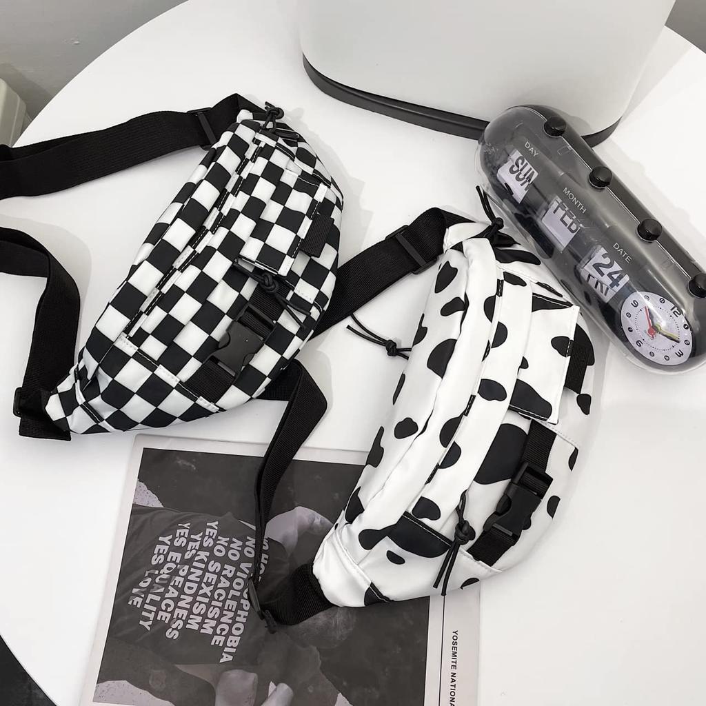 Multifunctional Waist Pouch for Crossbody Large Sports Waist Black and White Cartoon Graffiti Casual Hip Bag Men, Bag, Capacity, Bag, Plaid, Design,