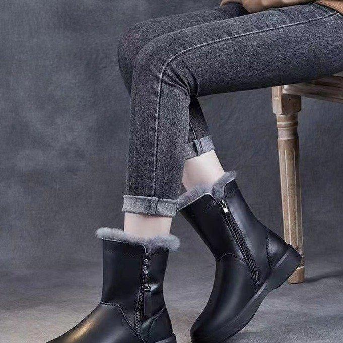 Warm Velvet Cotton Boots Women's Winter New Boots Soft Leather Flat Non-slip Snow Boots Women's Cotton Shoes