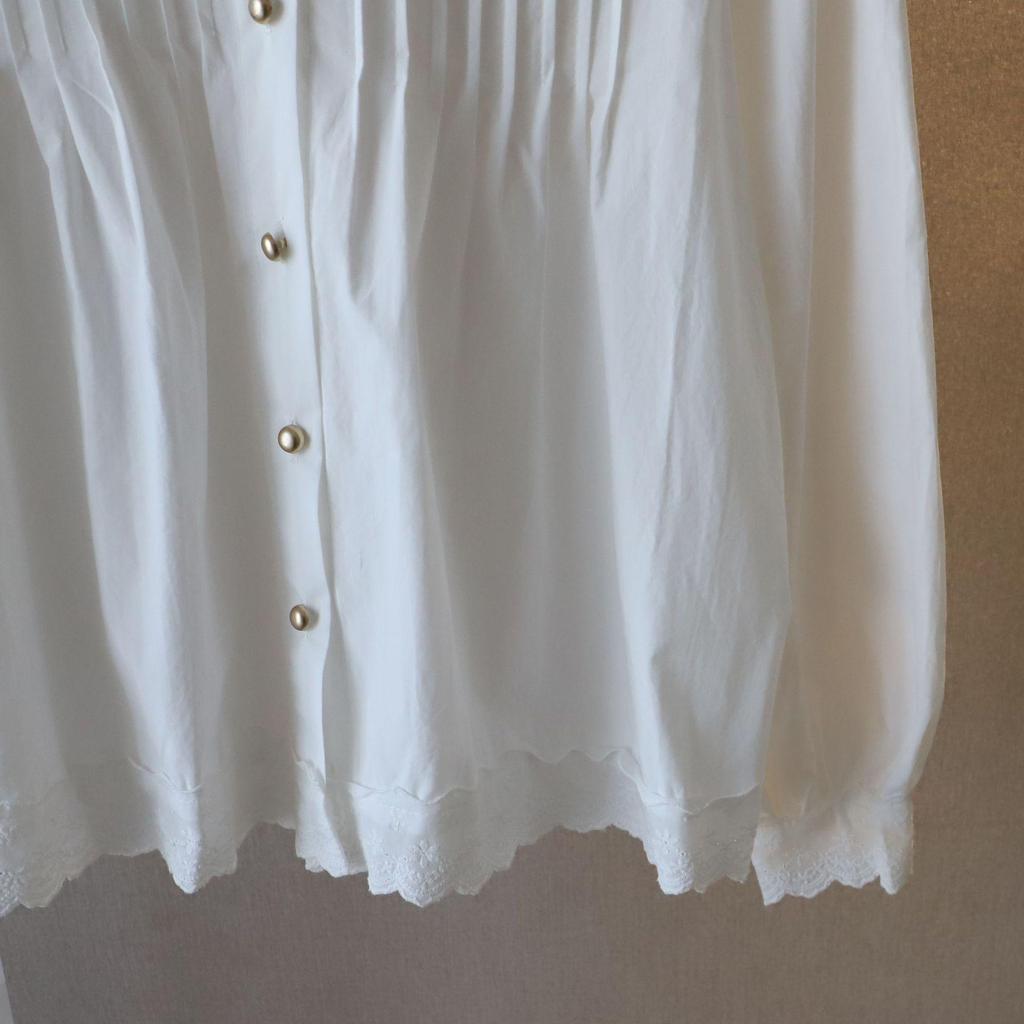 [Bi Zheng] 2025 Frühling Koreanischer Stil Damen Schwerindustrie Plissierte Spitze Langarmbluse 3296