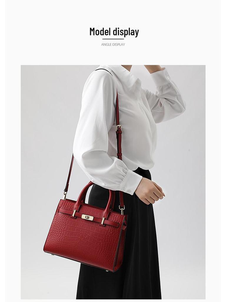 Rote Handtasche für Bräute und Mütter - Elegantes Hochzeitsgeschenk