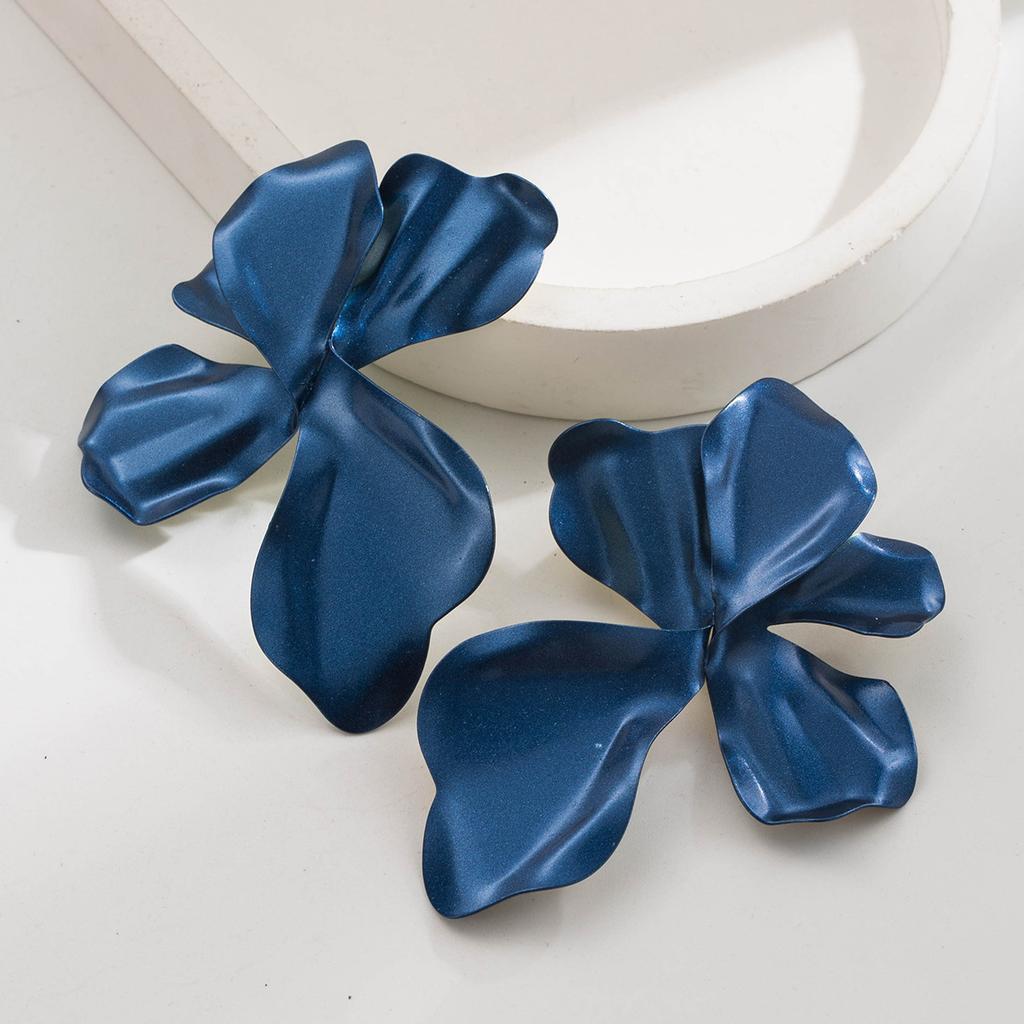 Simple Retro Baroque Style Spray Paint Petal Earrings High-end Versatile Party Ball Earrings