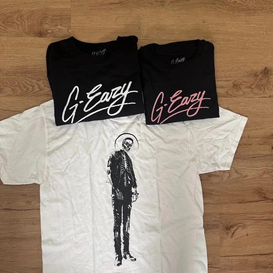 

Лот из 3 новых черных с белым принтом футболок G Eazy Skull Script, размер Medium, для концерта Rap Hip Hop M