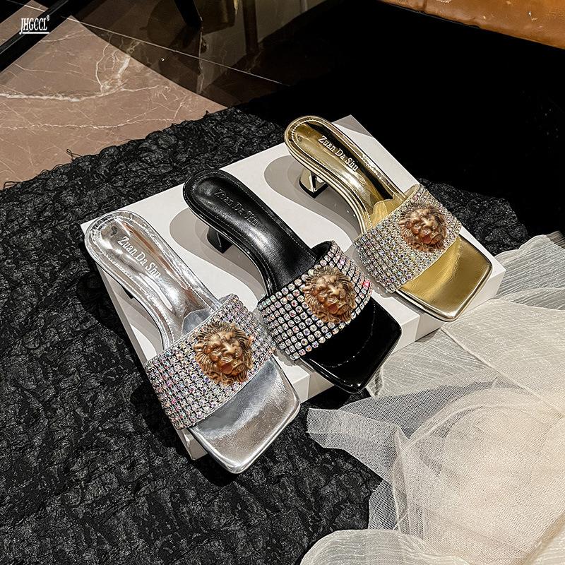 Fashion Luxury diamond slippers women wear summer new fa shion flat bottom net red rhinestone flip-flops fashio slipper