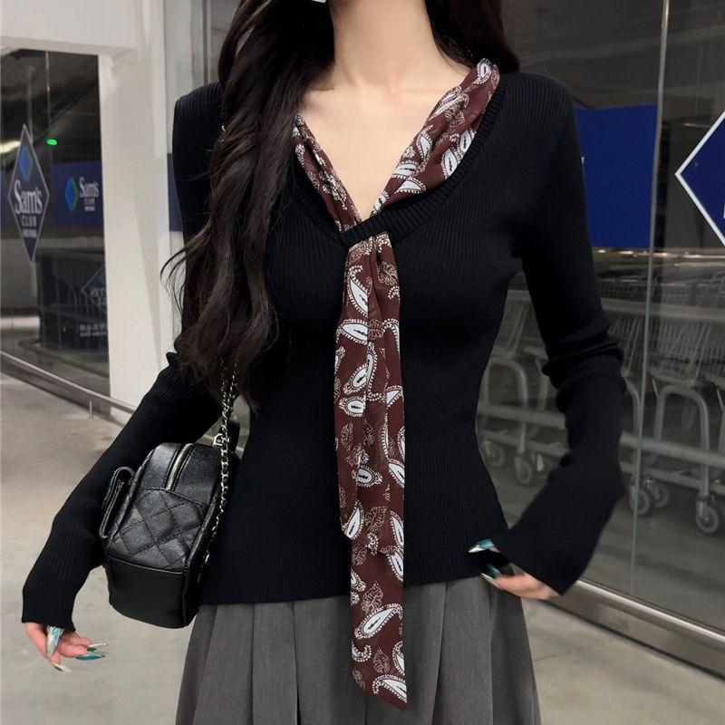 

2025 Autumn/Winter Korean Style Slim V-neck Knit Top for Women Small чорний