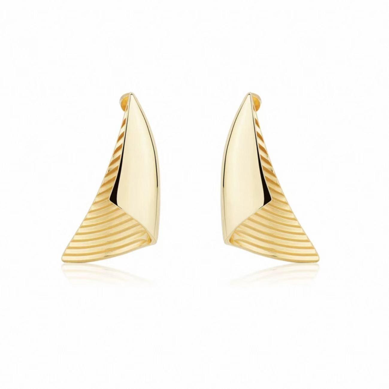 Retro Geometric Spiral Earrings: Simple, Exaggerated Design, Light Luxury, European & American Style.