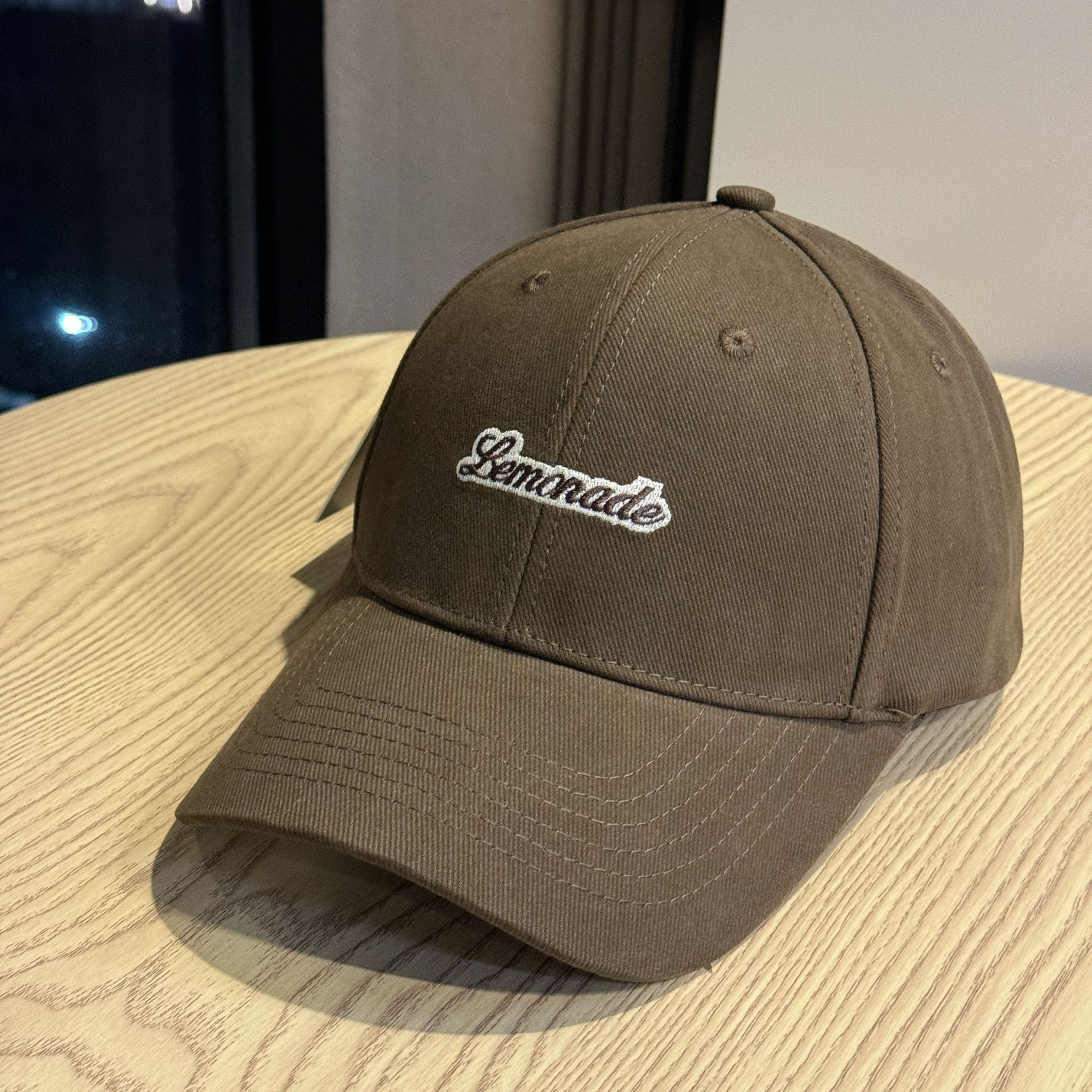 

Новая корейская простая и универсальная повседневная бейсболка для женщин, осенний шоппинг, модная вышитая кепка с козырьком Adjustable