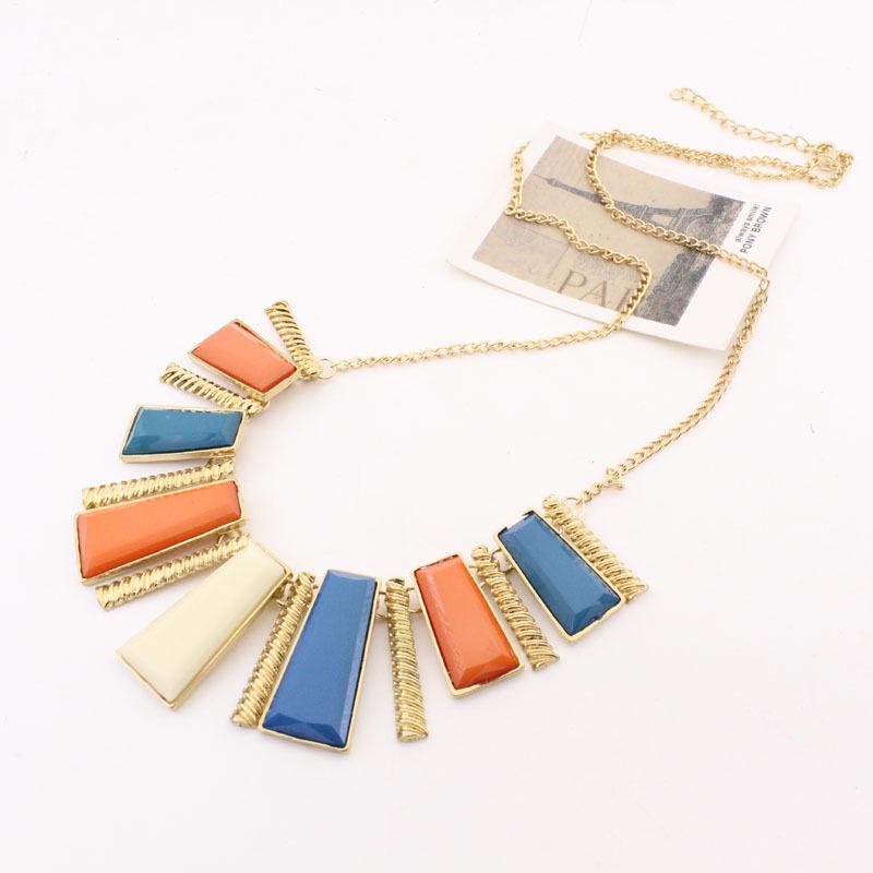 Exaggerated Geometric Black Metal Necklace In Fresh European & American Style